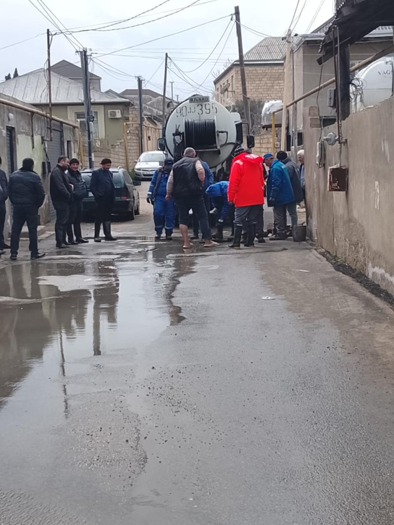 Abşeronda yağışın yaratdığı fəsadların aradan qaldırılması istiqamətində görülən işlər davam etdirilir