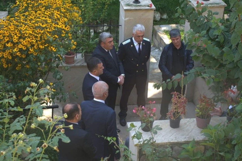 İcra başçısı şəhid məzarlarını ziyarət edib,vətəndaşların səyyar qəbulunu keçirdib