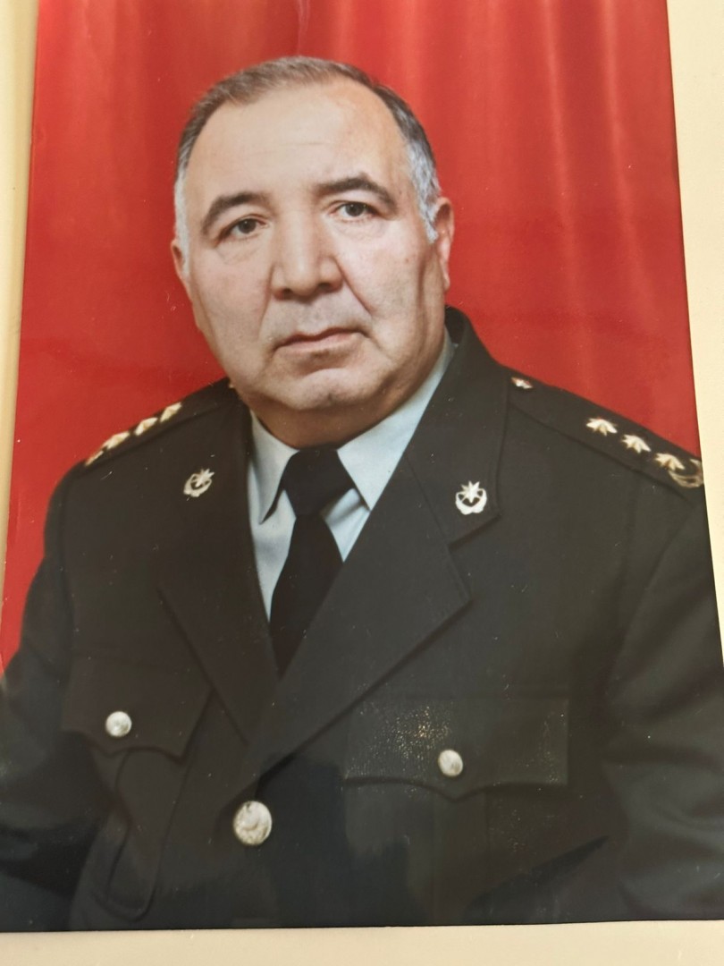 EV ÜÇÜN DEYİL ,EL ÜÇÜN YAŞADI