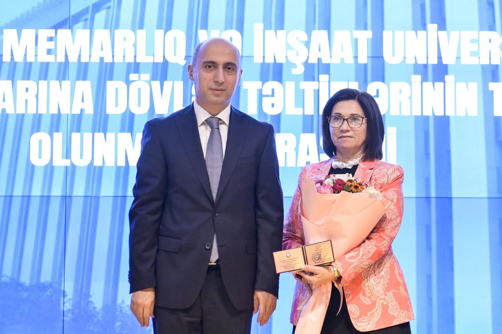AzMİU-nun 50 illik yubileyi münasibətilə universitet əməkdaşlarına mükafat təqdim edilib-