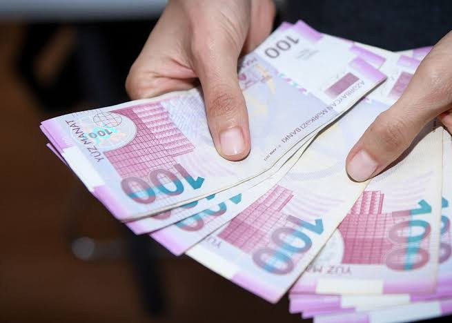 AMB: Əhalinin borc yükü artmaqda davam edir
