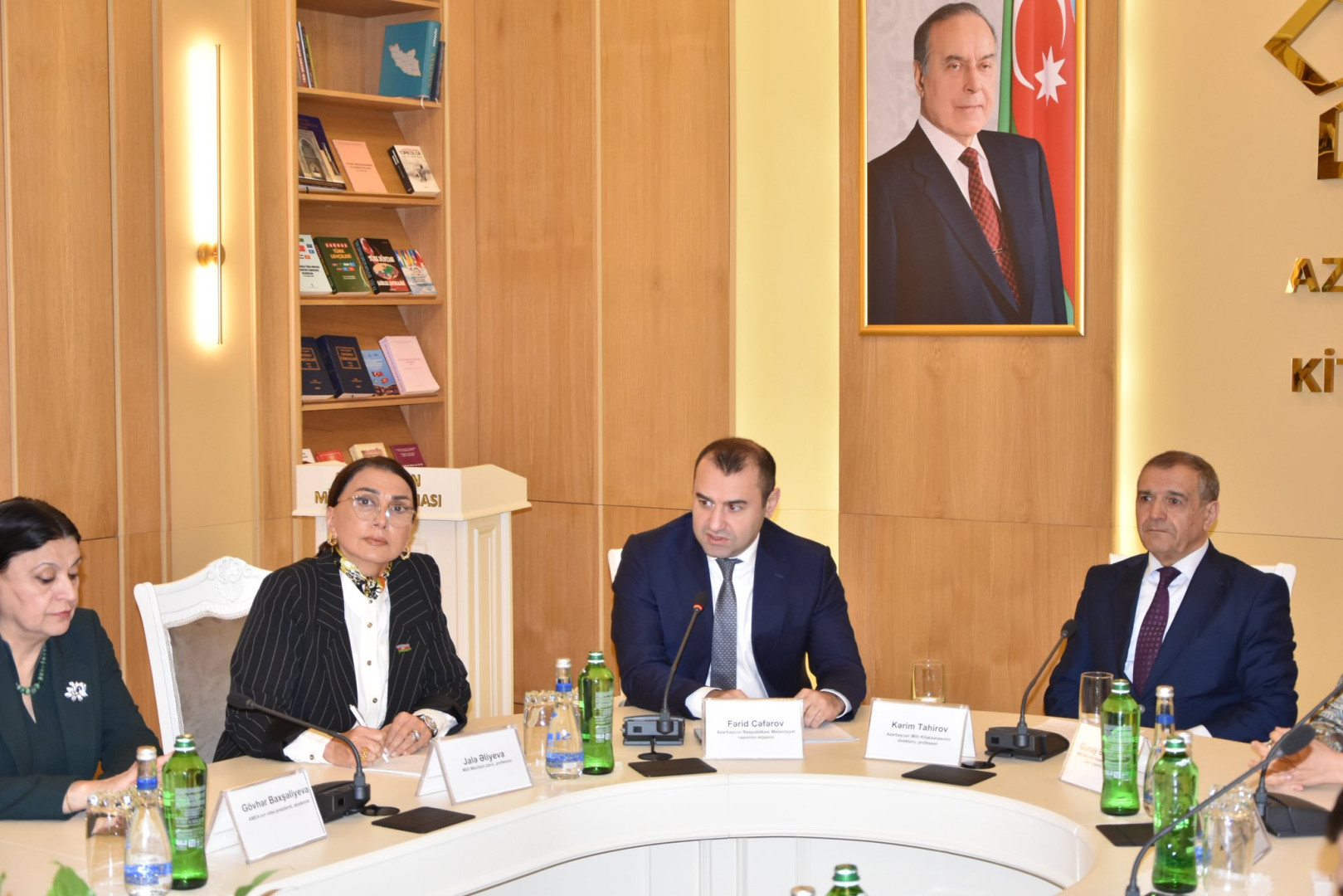 Azərbaycan Milli Kitabxanasında “Birinci Türkoloji Qurultay: türk xalqlarının mədəni, elmi və mənəvi inteqrasiyasında tarixi mərhələ” mövzusunda Elmi Konfrans keçirilib