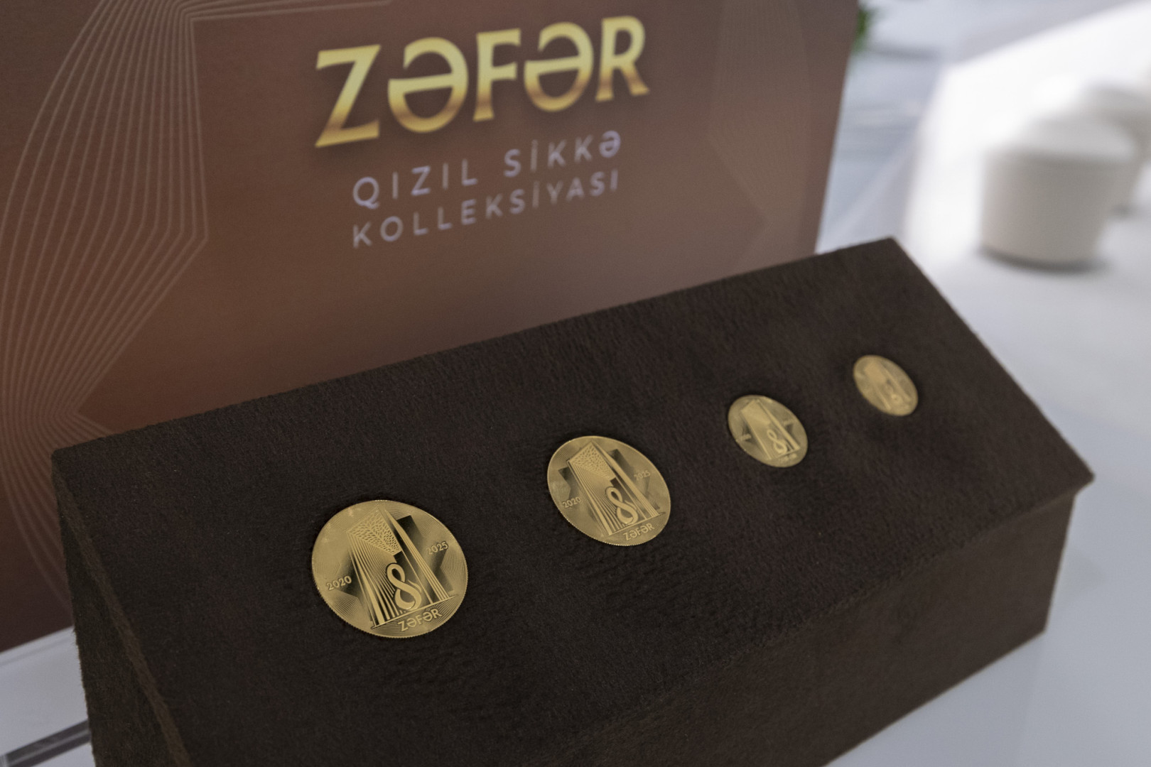“AzerGold” “Zəfər” adlı yeni qızıl sikkə kolleksiyasını təqdim edib