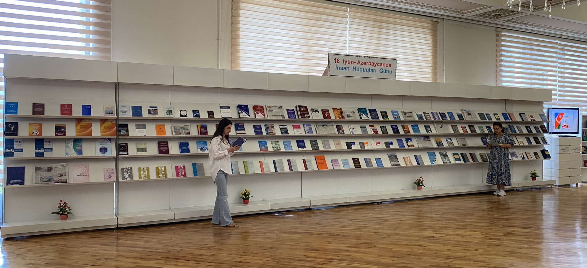 Milli Kitabxanada “18 iyun - Azərbaycanda İnsan Hüquqları Günü” adlı virtual sərgi və eyniadlı ənənəvi kitab sərgisi istifadəçilərə təqdim olunub