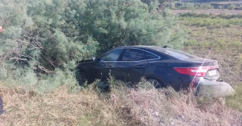 Yevlaxda idarəetmədən çıxan avtomobil qəzaya uğradı