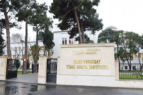 Həkimin kompüterinə dinləmə cihazı yerləşdirilib? – Elmi-Tədqiqat İnstitutunda QALMAQAL