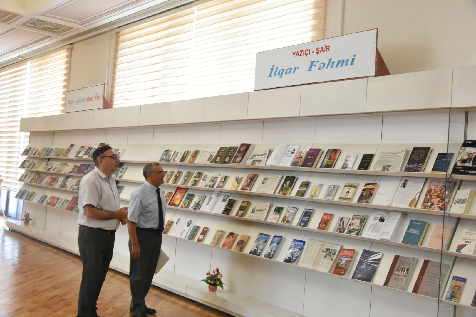 Azərbaycan Yazıçılar Birliyinin katibi İlqar Fəhmi Milli Kitabxanada olub