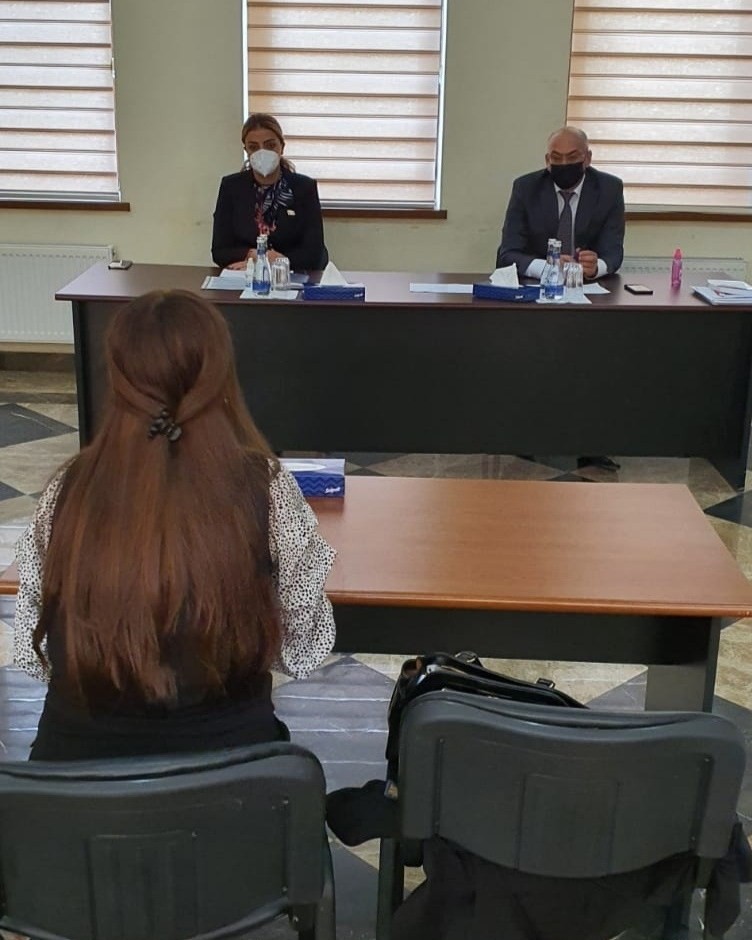 Deputat Könül Nurullayeva seçicilərinin şikayətlərini dinləyib