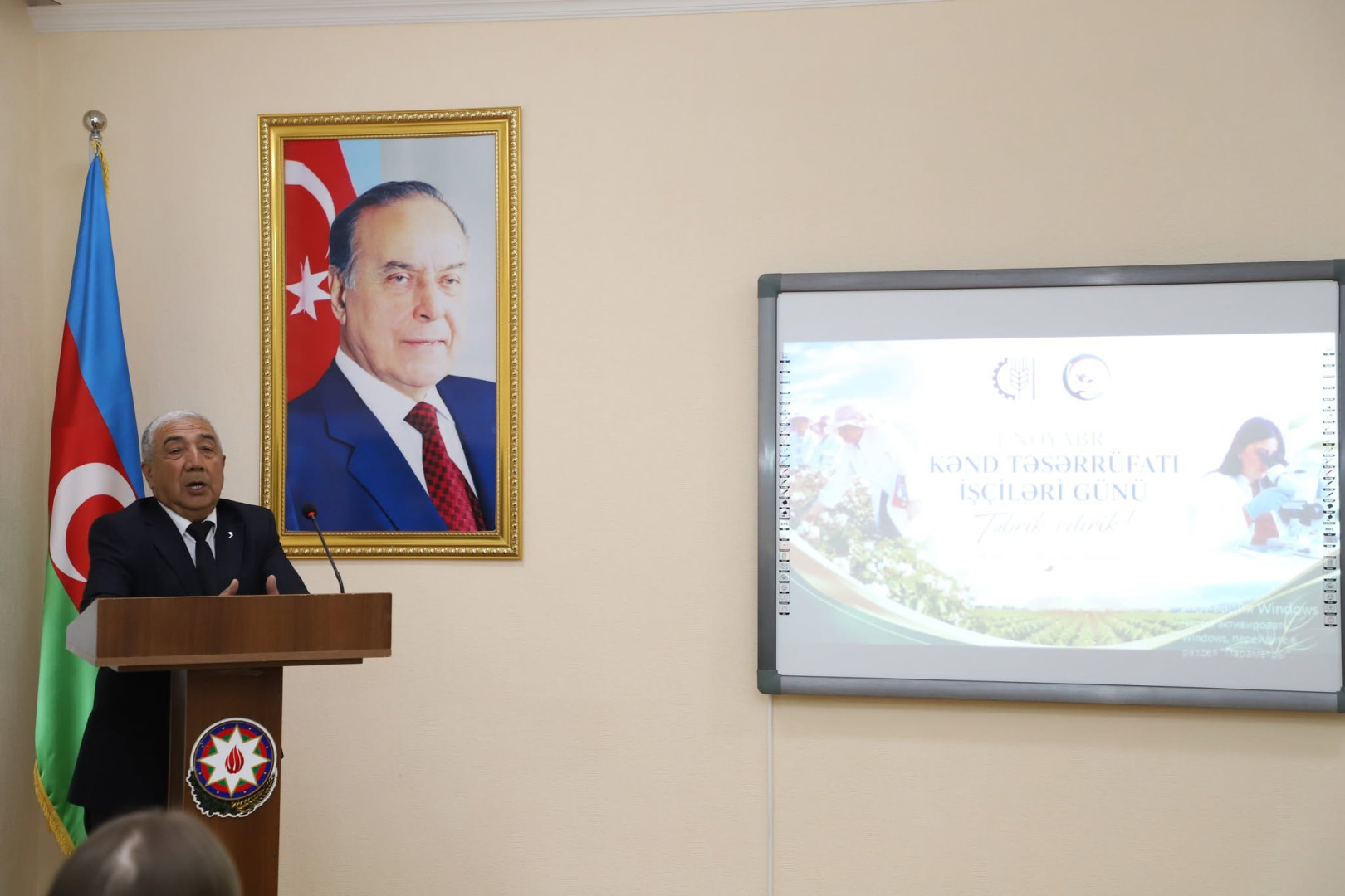 Bitki Mühafizə və Texniki Bitkilər Elmi-Tədqiqat İnstitutunda 1 Noyabr – Kənd Təsərrüfatı İşçiləri Günü münasibətilə tədbir keçirilib