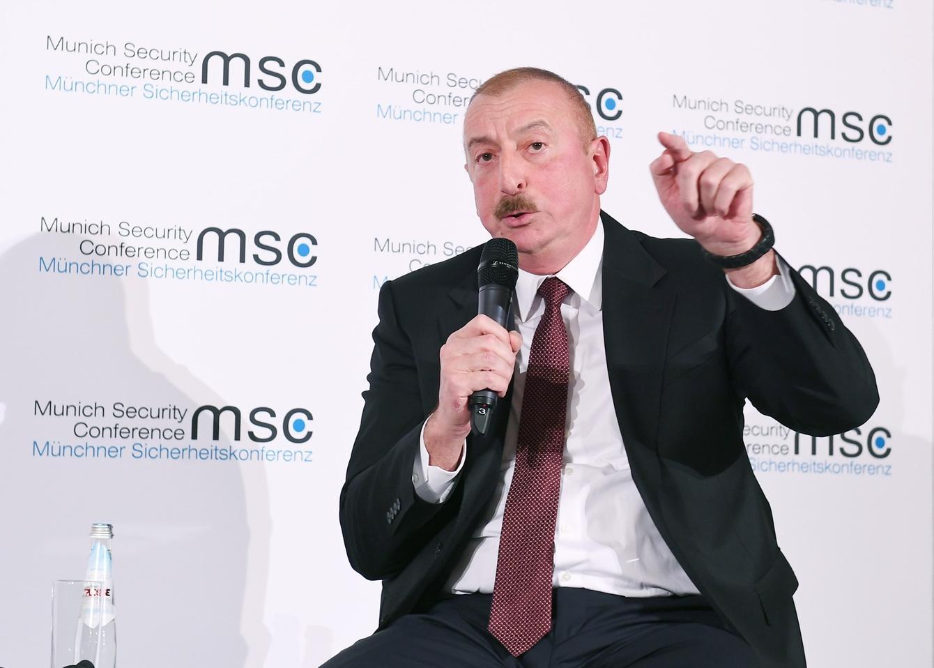 “BU, BİLƏRƏKDƏN HÜCUM İDİ!” – Prezident Əliyev Rusiyanın Kiyevdəki səfirliyimizi atəşə tutmasından danışdı
