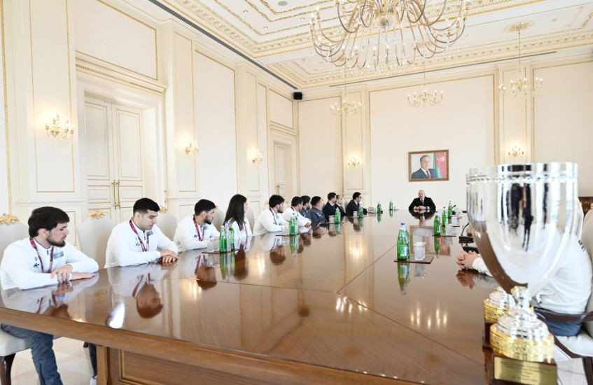 Prezident İlham Əliyev Avropa çempionatında komanda hesabında çempion olan güləşçiləri qəbul edib -