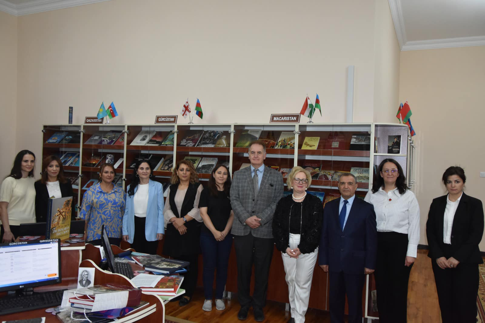 Milli Kitabxanada "Macarıstan ədəbiyyatı guşəsi"nin açılış mərasimi keçirilib