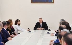 “Bizim dilimizə lüzumsuz xarici kəlmələr lazım deyil”