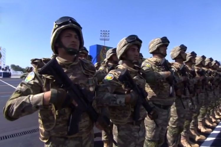 Azərbaycan Silahlı Qüvvələrinin 100 illik yubileyi:"Azadlıq" meydanında hərbi parad başladı