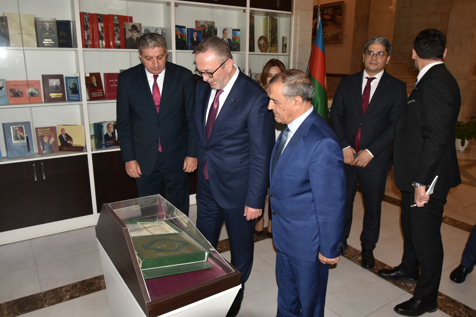 Türkiyənin mədəniyyət və turizm nazirinin müavini Coşqun Yılmaz Milli Kitabxananı ziyarət edib