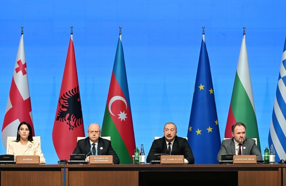 Prezident CQD Məşvərət Şurası çərçivəsində nazirlərin iclasında çıxış edib