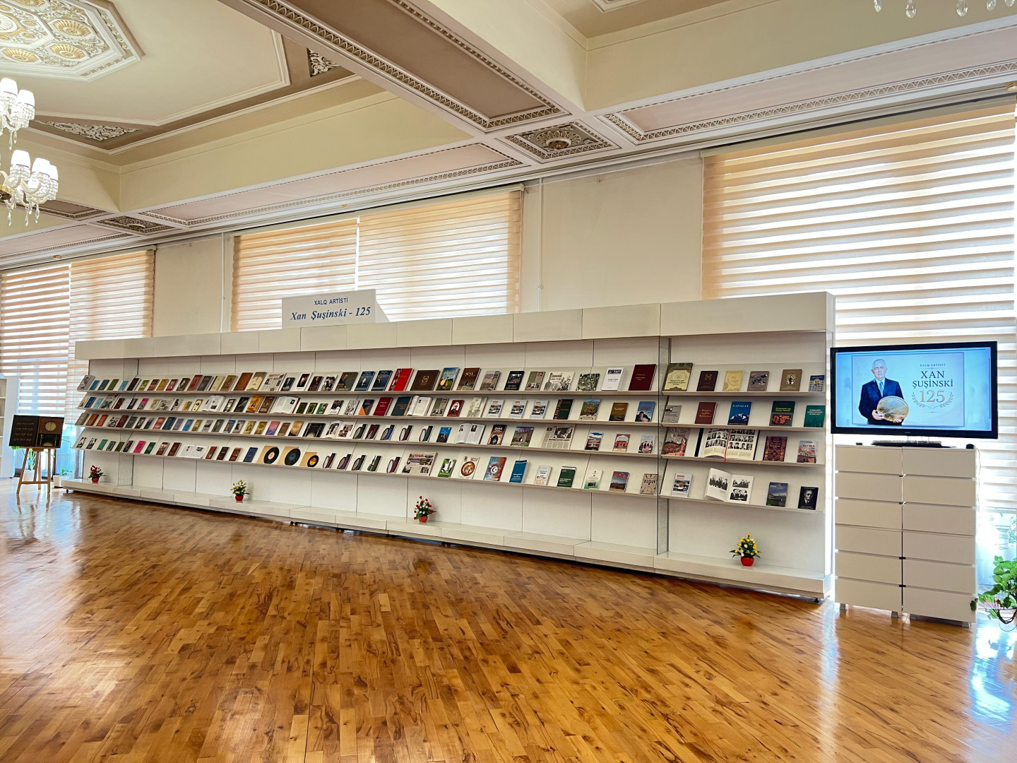 Milli Kitabxanada “Xalq artisti Xan Şuşinski - 125” adlı virtual və eyniadlı ənənəvi kitab sərgisi istifadəçilərə təqdim olunub