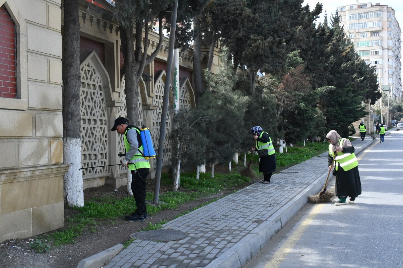 Abşeron rayonunda yağışın fəsadlarının aradan qaldırılması istiqamətində genişmiqyaslı tədbirlər davam etdirilir