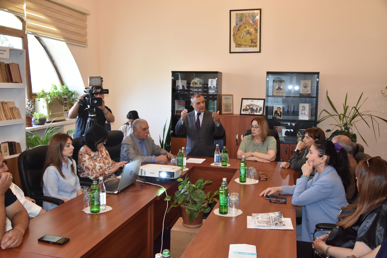 Mili Kitabxanada Azərbaycanın görkəmli yazıçı-dramaturqu Sabit Rəhmanın qiymətli kitablardan ibarət şəxsi kolleksiyasının Azərbaycan Milli Kitabxanasının Arxiv fonduna hədiyyə etmə mərasimi keçirilib
