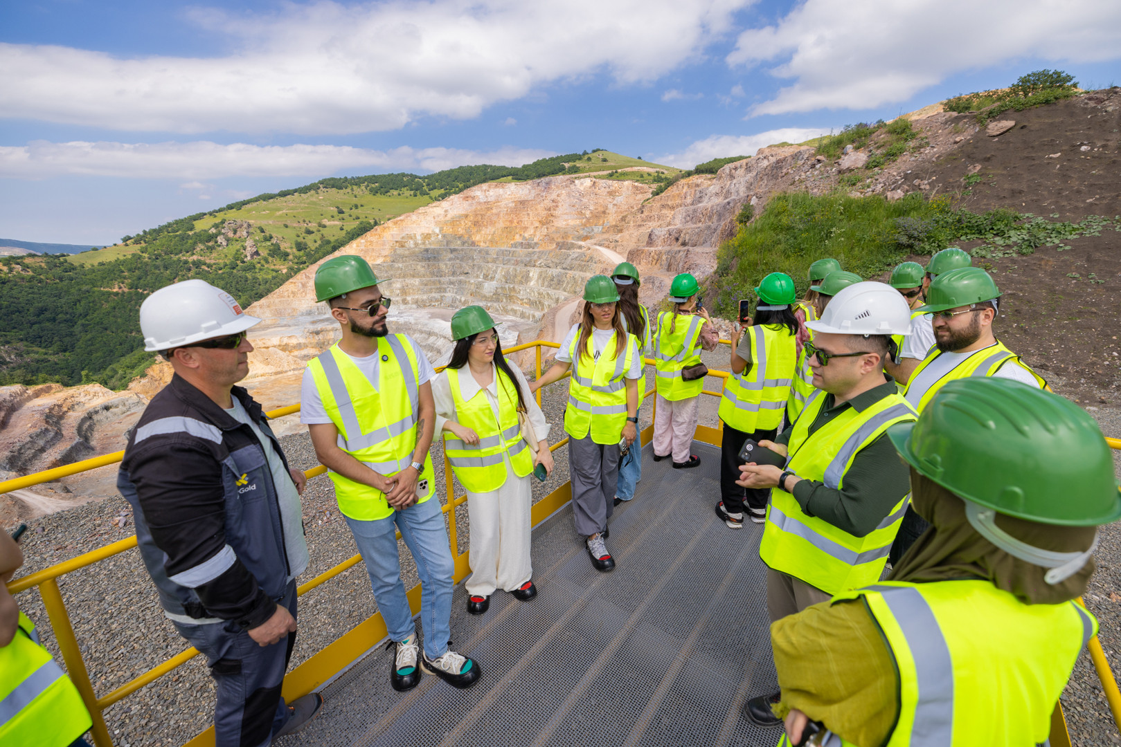“AzerGold” QSC turizm blogerləri üçün Daşkəsən rayonuna və ÇİRES-ə infotur təşkil edib
