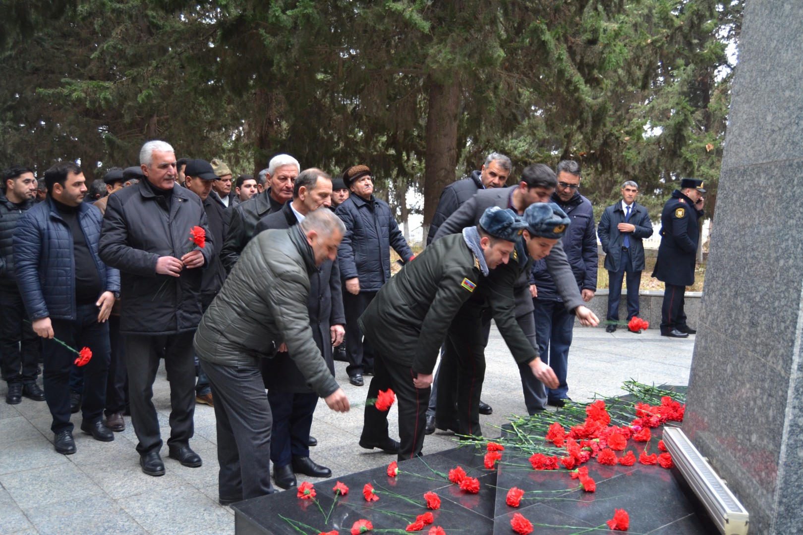 Füzuli rayonunda bir dəqiqəlik sükutla şəhidlərin əziz xatirəsi yad edilib