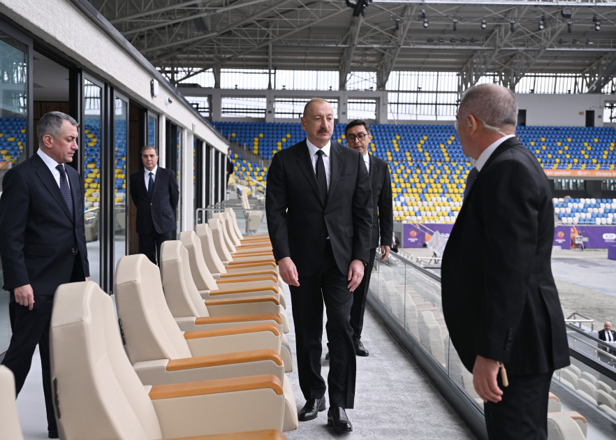 Prezident Gəncə şəhər stadionunun açılışında
