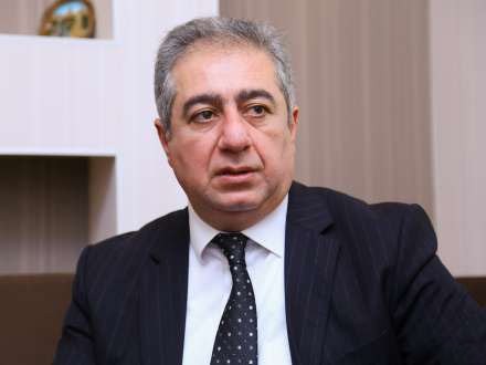 Qubad İbadoğlu:“Mərkəzi Bankın valyuta ehtiyatları azalır, bu narahatlıq doğurur”