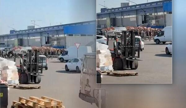 Azərbaycanlılar Moskva bazarında kütləvi saxlanıldı -
