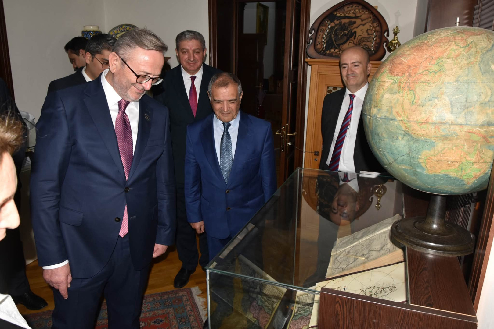 Türkiyənin mədəniyyət və turizm nazirinin müavini Coşqun Yılmaz Milli Kitabxananı ziyarət edib