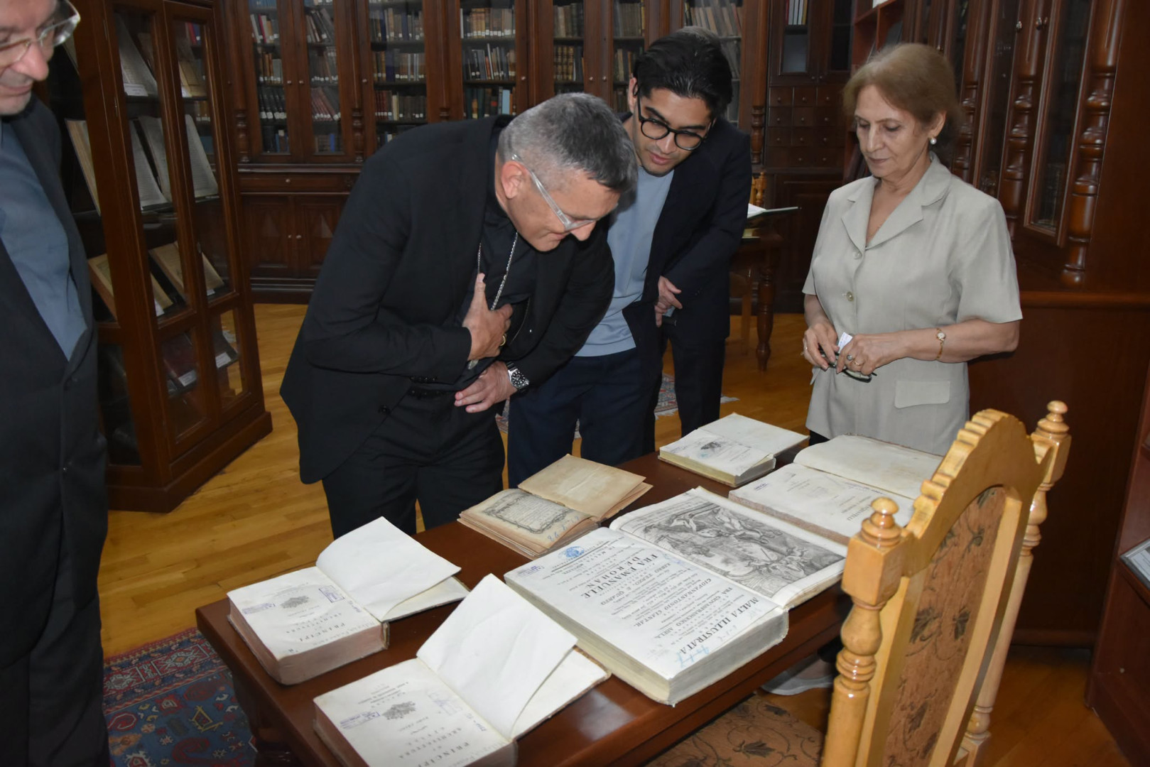 Baş yepiskop Giovanni Cesare Pagazzinin rəhbərlik etdiyi Vatikan Apostol Arxivi və Vatikan Apostol Kitabxanasının rəsmi nümayəndə heyəti Azərbaycan Milli Kitabxanasının qonağı olub