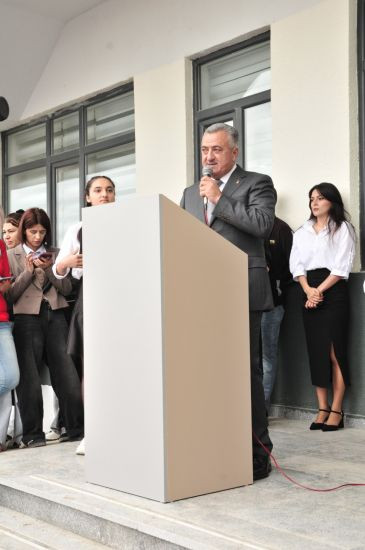 15 sentyabr - Bilik günü ilə əlaqədar Abşeron rayonunda silsilə tədbirlər keçirilib, yeni məktəblərin açılışları olub