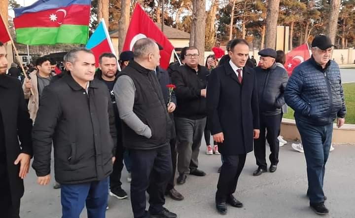 Bütöv Azərbaycan Ocaqlarının (BAO) bir qrup üzvü Vətən müharibəsi şəhidlərinin məzarlarını ziyarət edib