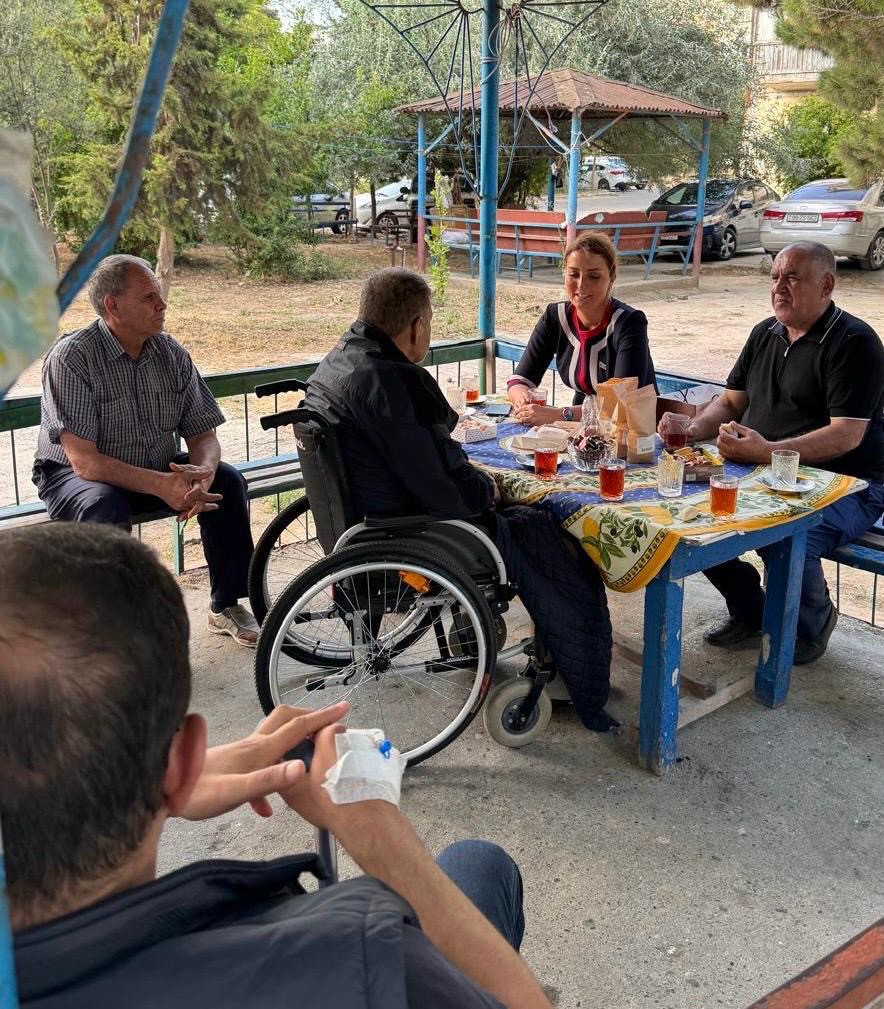 Millət vəkili növbəti vətəndaş qəbulunu keçirdib,sakinlərlə görüşüb