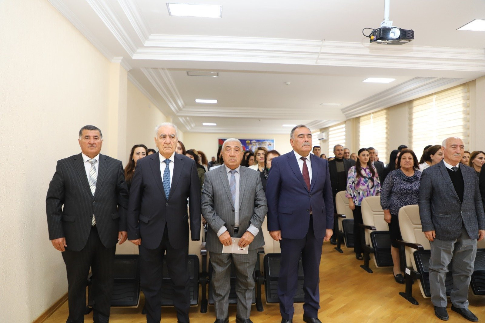 Elmi-Tədqiqat İnstitutunda “Zəfər Günü – Şanlı tariximizin qəhrəmanlıq salnaməsidir” mövzusunda tədbir keçirilib